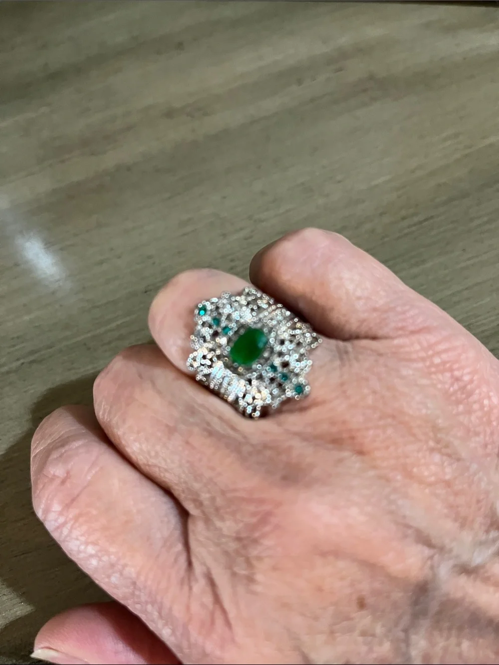 VINTAGE INSPIRED OPENWORK EMERALD GREEN CRYSTAL COCKTAIL RING SIZE 6